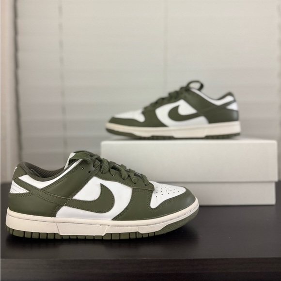 Nike | dunk low medium olive green | 7.5 - Picture 6 of 14